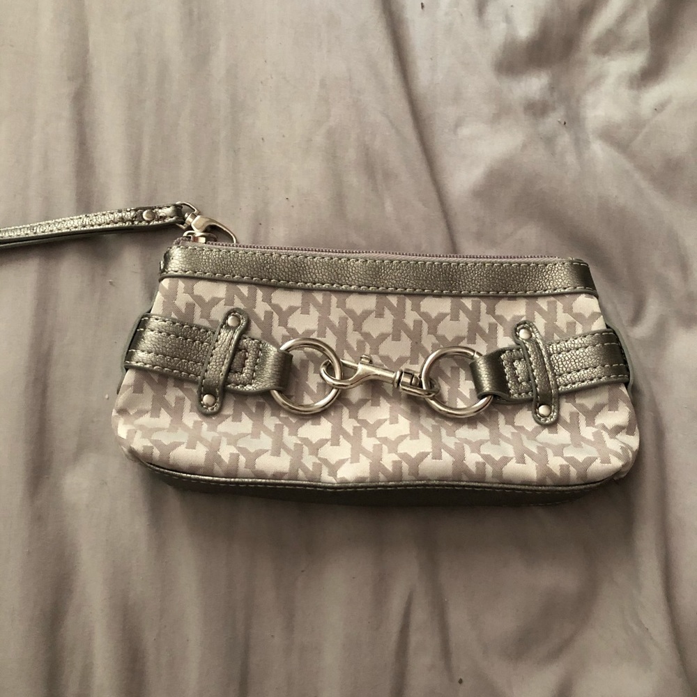 Wristlet
